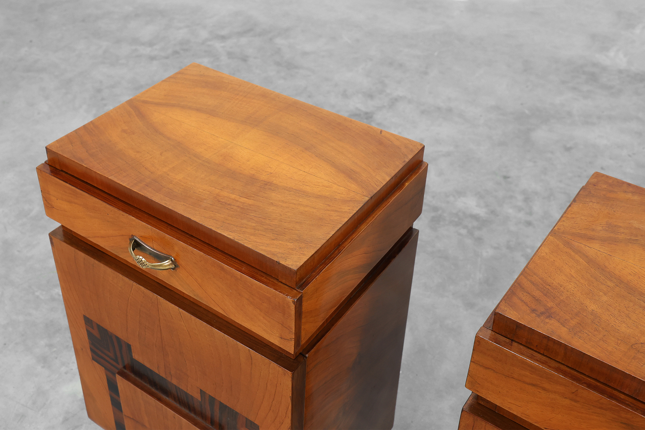 Set of Two Geometric Art Deco Wooden Nightstands, Italy 1920sthumbnail